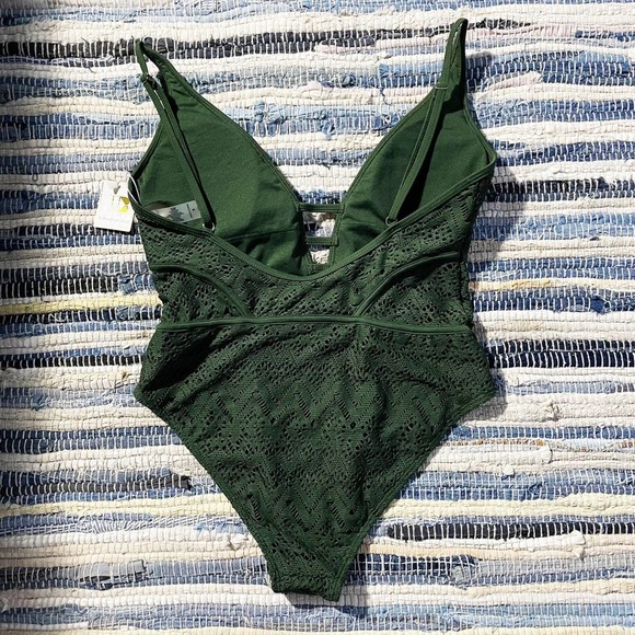 Tini Bikini Swimwear green crochet one piece deep v strappy swimsuit size Small - Picture 3 of 6
